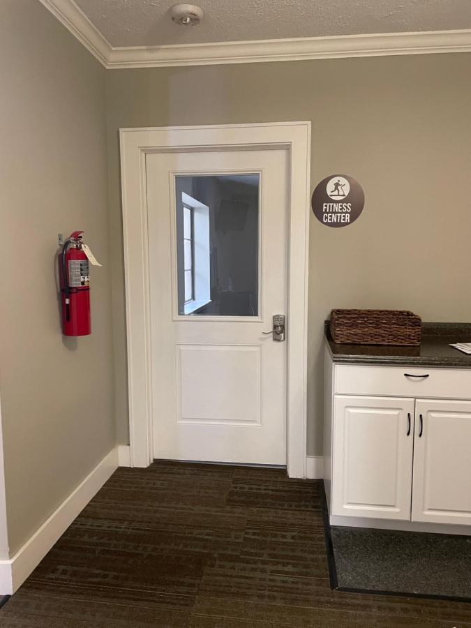 Culpeper Center Suites Екстериор снимка